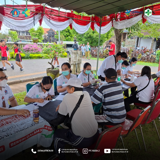 Pelaksanaan Cek Kesehatan Gratis pada Pasar Rakyat di Alun Alun Ida I Dewa Agung Jambe